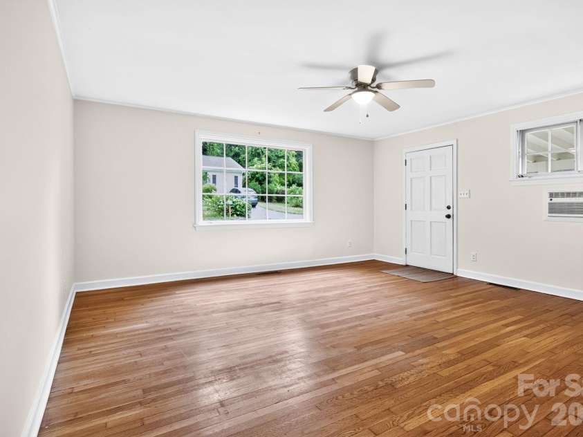 176 Chiles Avenue, Asheville, NC 28803.  MLS# CAR4403587, YatesRealty ID 37169. 
