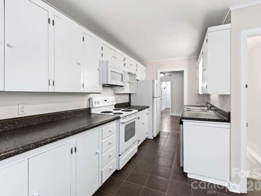 176 Chiles Avenue, Asheville, NC 28803.  MLS# CAR4403587, YatesRealty ID 37169. 
