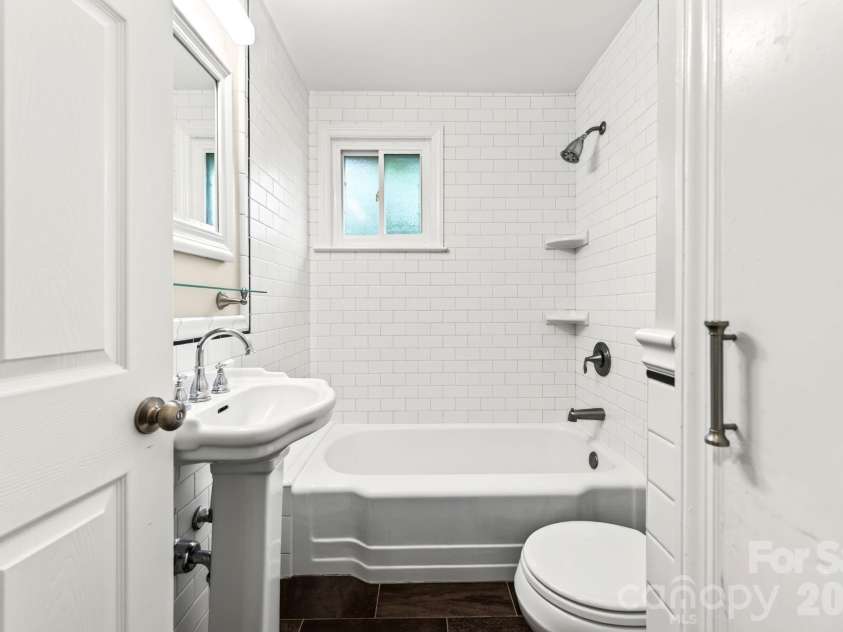 176 Chiles Avenue, Asheville, NC 28803.  MLS# CAR4403587, YatesRealty ID 37169. 