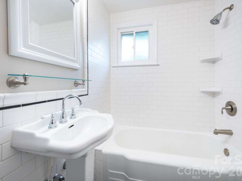 176 Chiles Avenue, Asheville, NC 28803.  MLS# CAR4403587, YatesRealty ID 37169. 