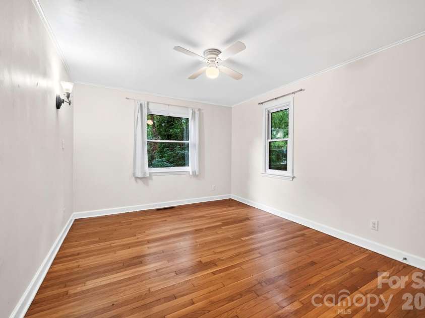 176 Chiles Avenue, Asheville, NC 28803.  MLS# CAR4403587, YatesRealty ID 37169. 