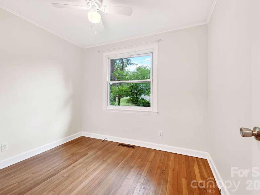 176 Chiles Avenue, Asheville, NC 28803.  MLS# CAR4403587, YatesRealty ID 37169. 
