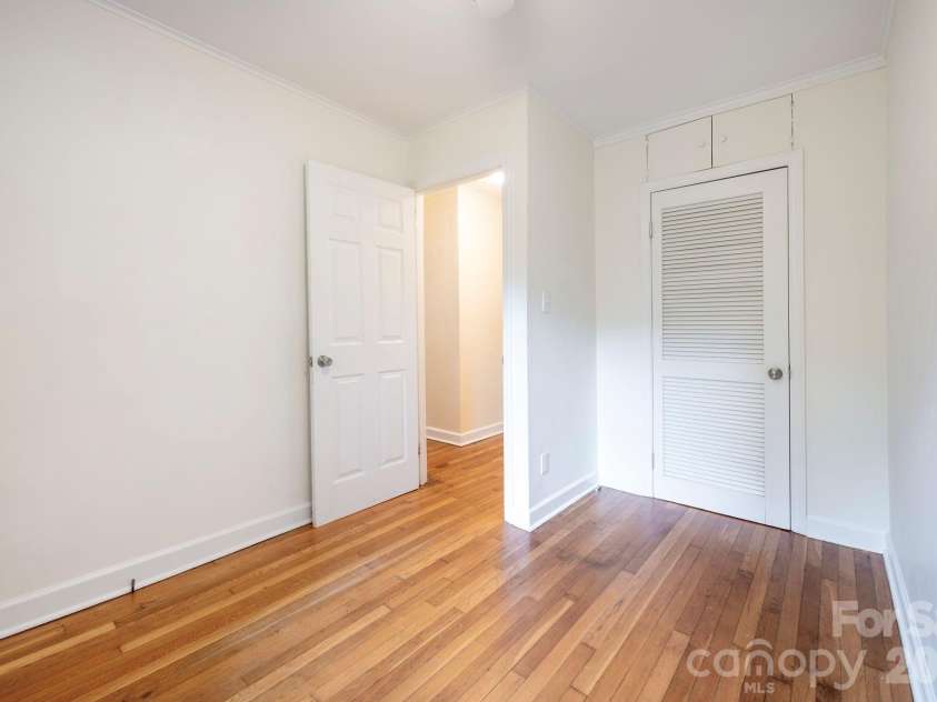 176 Chiles Avenue, Asheville, NC 28803.  MLS# CAR4403587, YatesRealty ID 37169. 