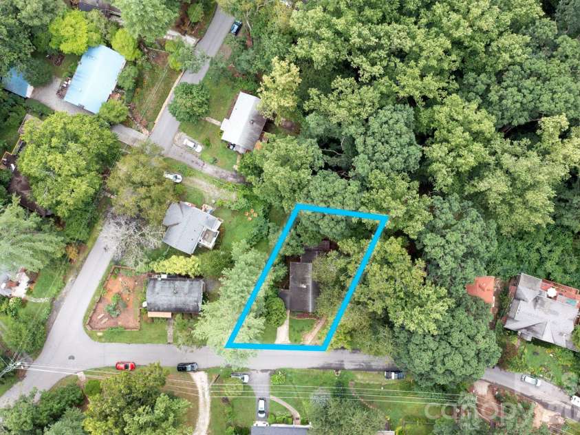 176 Chiles Avenue, Asheville, NC 28803.  MLS# CAR4403587, YatesRealty ID 37169. 