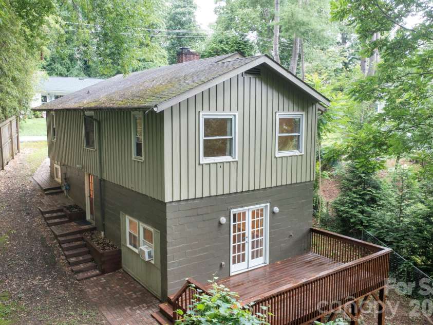 176 Chiles Avenue, Asheville, NC 28803.  MLS# CAR4403587, YatesRealty ID 37169. 