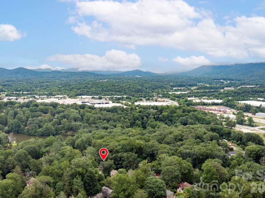 176 Chiles Avenue, Asheville, NC 28803.  MLS# CAR4403587, YatesRealty ID 37169. 