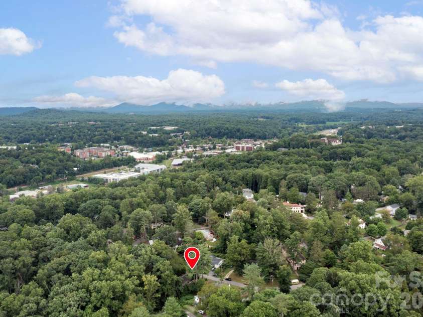 176 Chiles Avenue, Asheville, NC 28803.  MLS# CAR4403587, YatesRealty ID 37169. 