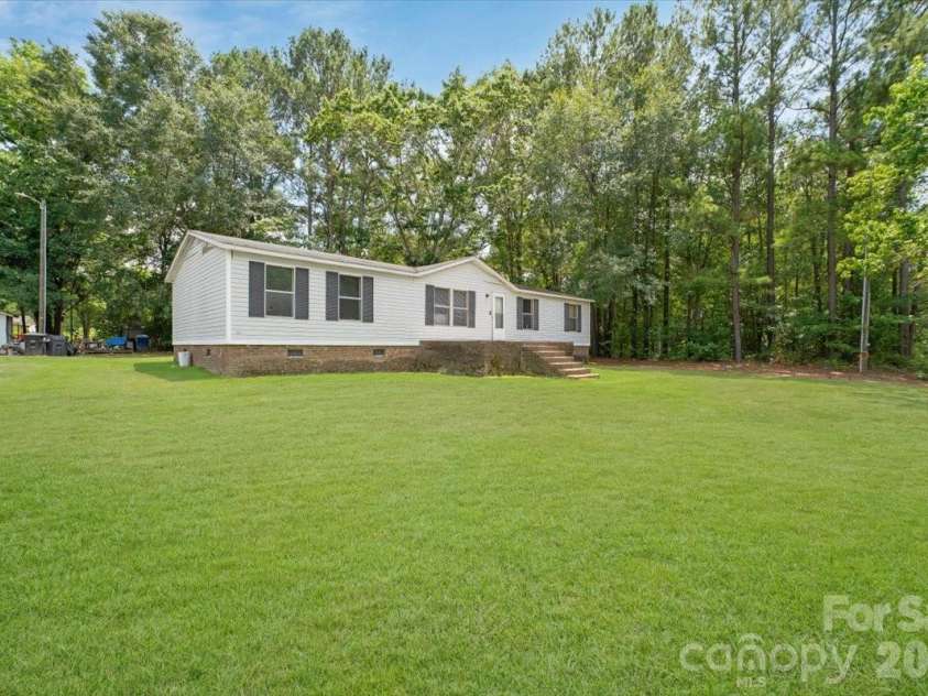 109 Maynard Avenue, Wadesboro, NC 28170.  MLS# CAR4404094, YatesRealty ID 37170. 