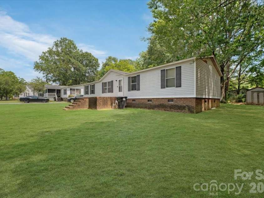 109 Maynard Avenue, Wadesboro, NC 28170.  MLS# CAR4404094, YatesRealty ID 37170. 