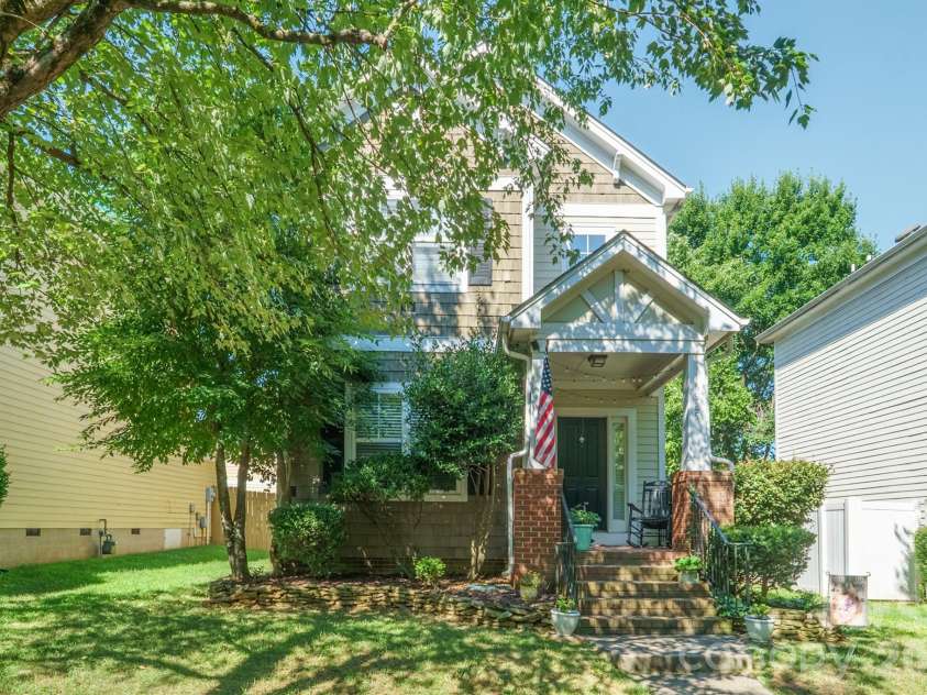 16925 Pennington Drive, Huntersville, NC 28078.  MLS# CAR4404614, YatesRealty ID 37171. 