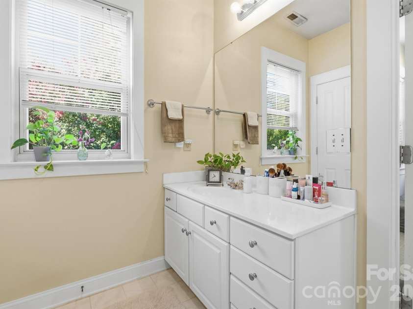 16925 Pennington Drive, Huntersville, NC 28078.  MLS# CAR4404614, YatesRealty ID 37171. 
