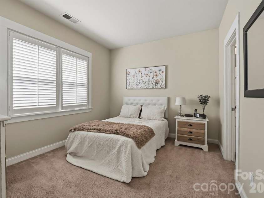 16925 Pennington Drive, Huntersville, NC 28078.  MLS# CAR4404614, YatesRealty ID 37171. 