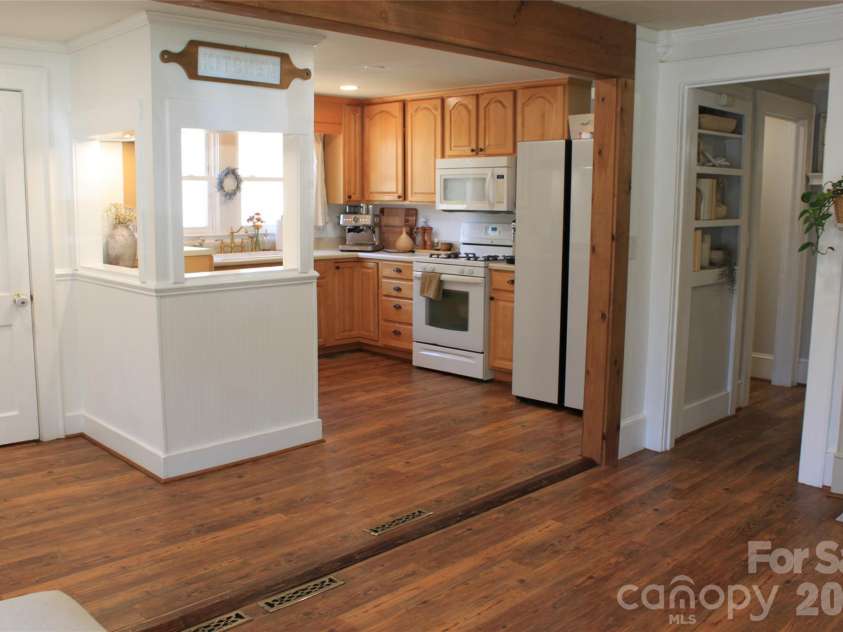 206 Bentwood Drive, Forest City, NC 28043.  MLS# CAR4403721, YatesRealty ID 37173. 