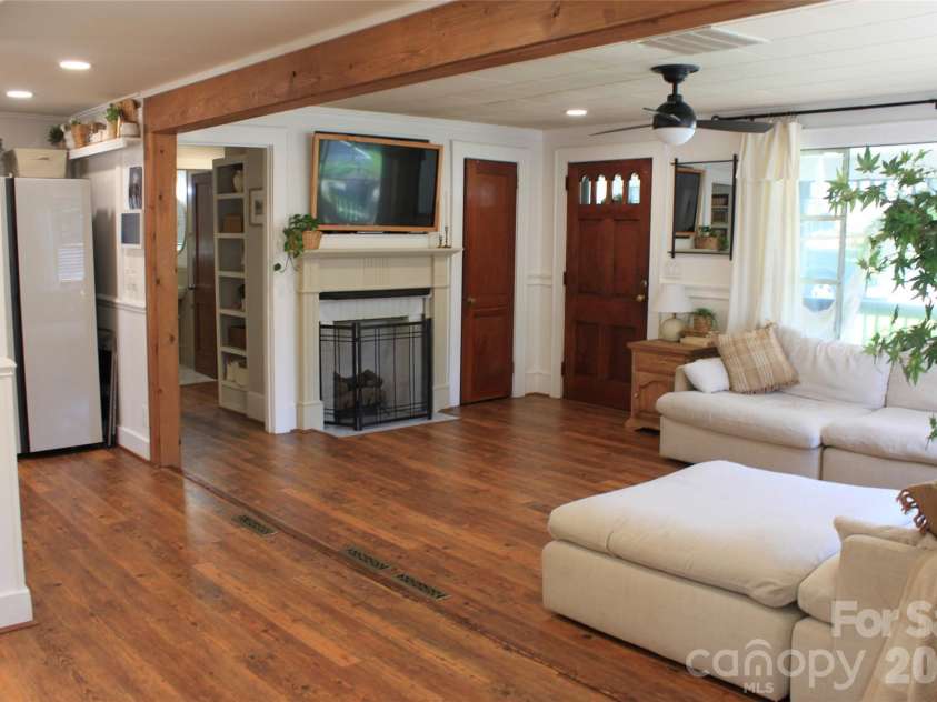 206 Bentwood Drive, Forest City, NC 28043.  MLS# CAR4403721, YatesRealty ID 37173. 