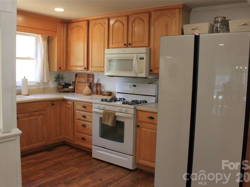 206 Bentwood Drive, Forest City, NC 28043.  MLS# CAR4403721, YatesRealty ID 37173. 