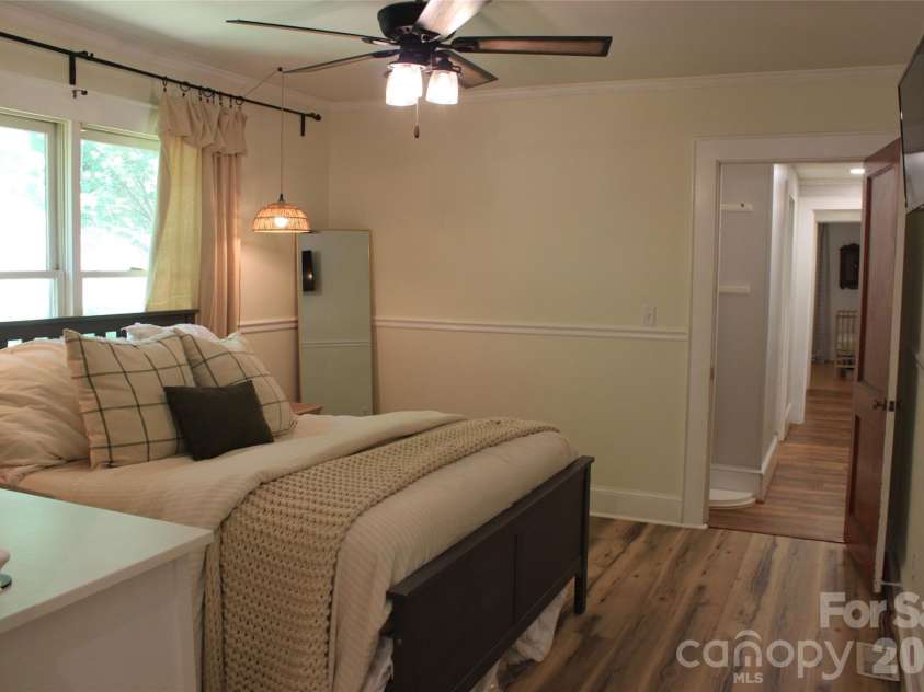 206 Bentwood Drive, Forest City, NC 28043.  MLS# CAR4403721, YatesRealty ID 37173. 