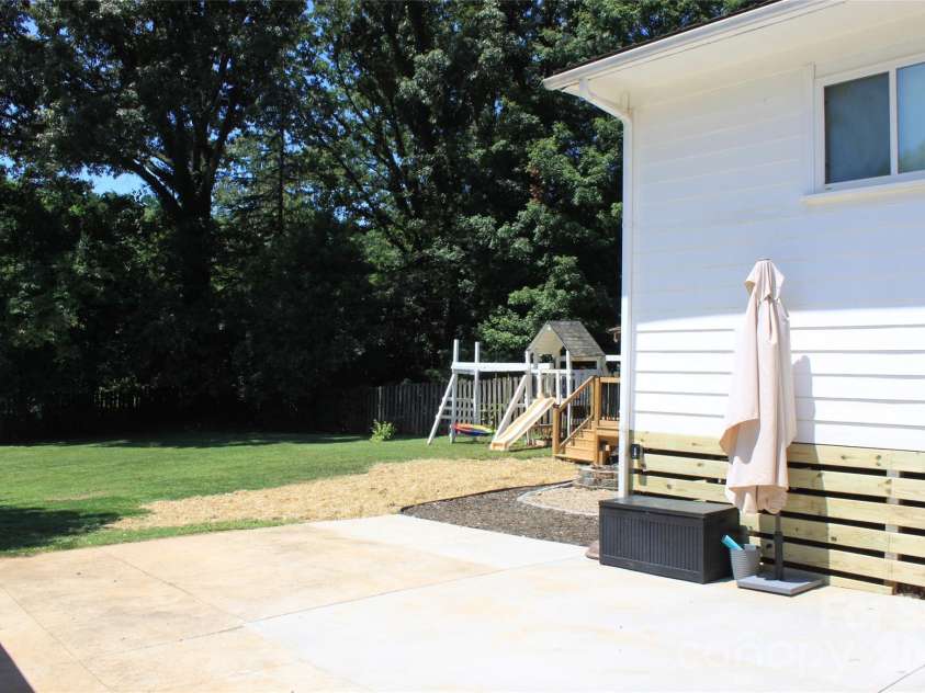 206 Bentwood Drive, Forest City, NC 28043.  MLS# CAR4403721, YatesRealty ID 37173. 
