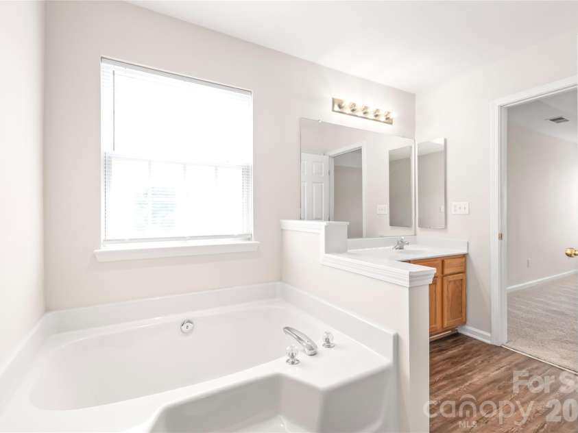 11705 Kingsley View Drive, Charlotte, NC 28277.  MLS# CAR4404564, YatesRealty ID 37176. 