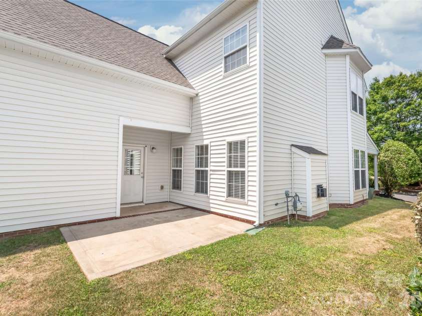 11705 Kingsley View Drive, Charlotte, NC 28277.  MLS# CAR4404564, YatesRealty ID 37176. 