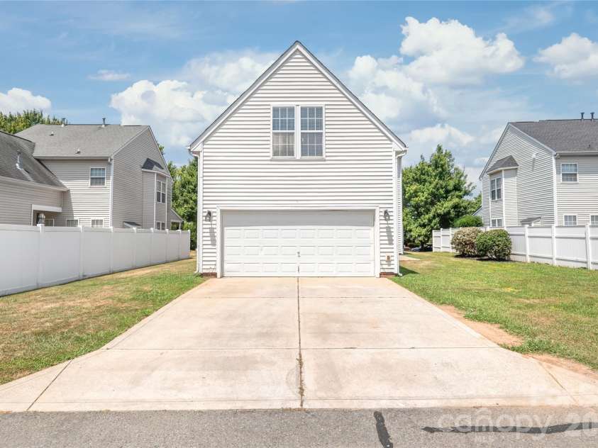 11705 Kingsley View Drive, Charlotte, NC 28277.  MLS# CAR4404564, YatesRealty ID 37176. 