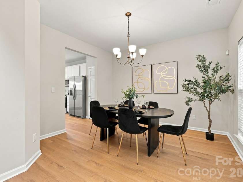 11705 Kingsley View Drive, Charlotte, NC 28277.  MLS# CAR4432126, YatesRealty ID 37176. Formal dining