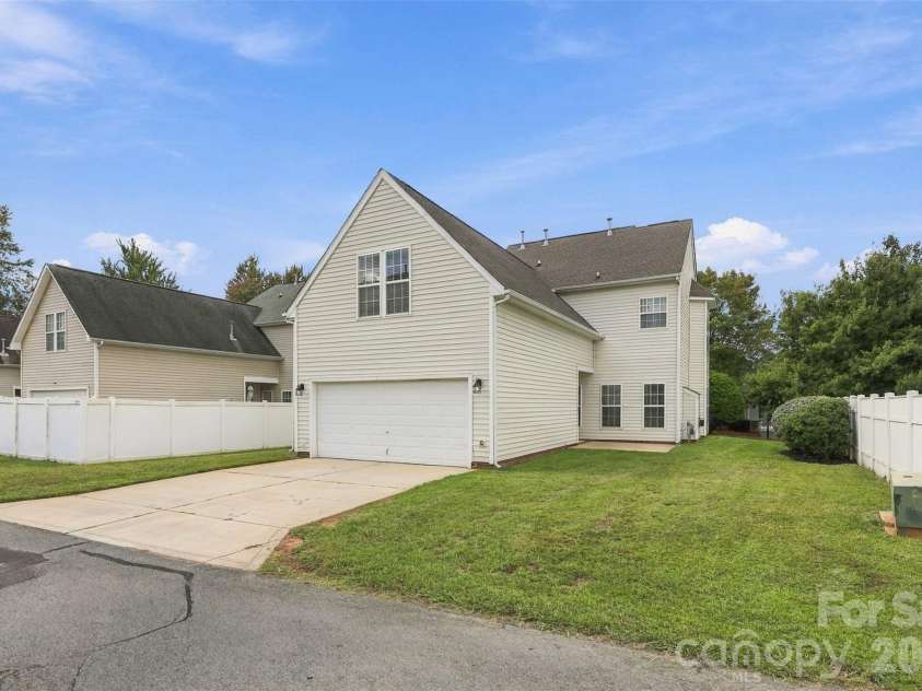 11705 Kingsley View Drive, Charlotte, NC 28277.  MLS# CAR4432126, YatesRealty ID 37176. Rear view