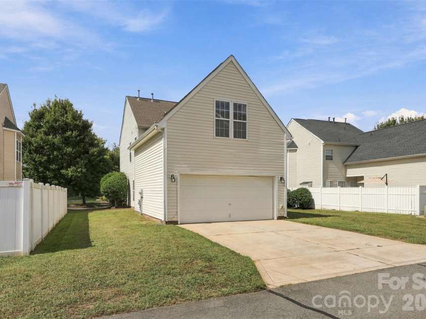 11705 Kingsley View Drive, Charlotte, NC 28277.  MLS# CAR4432126, YatesRealty ID 37176. Rear view