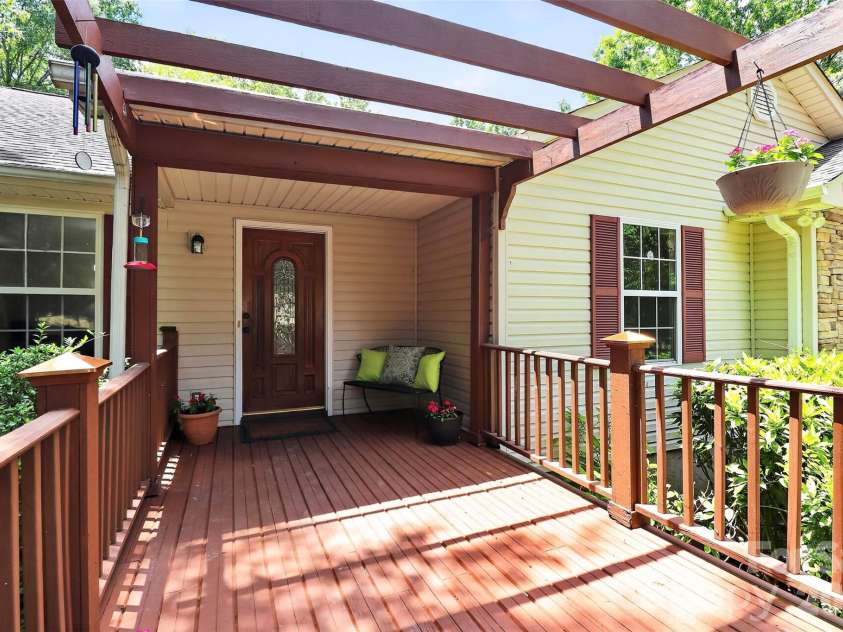 7912 Ritter Drive, Charlotte, NC 28270.  MLS# CAR4404263, YatesRealty ID 37180. 