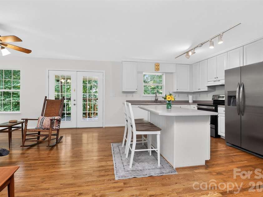 7912 Ritter Drive, Charlotte, NC 28270.  MLS# CAR4404263, YatesRealty ID 37180. 