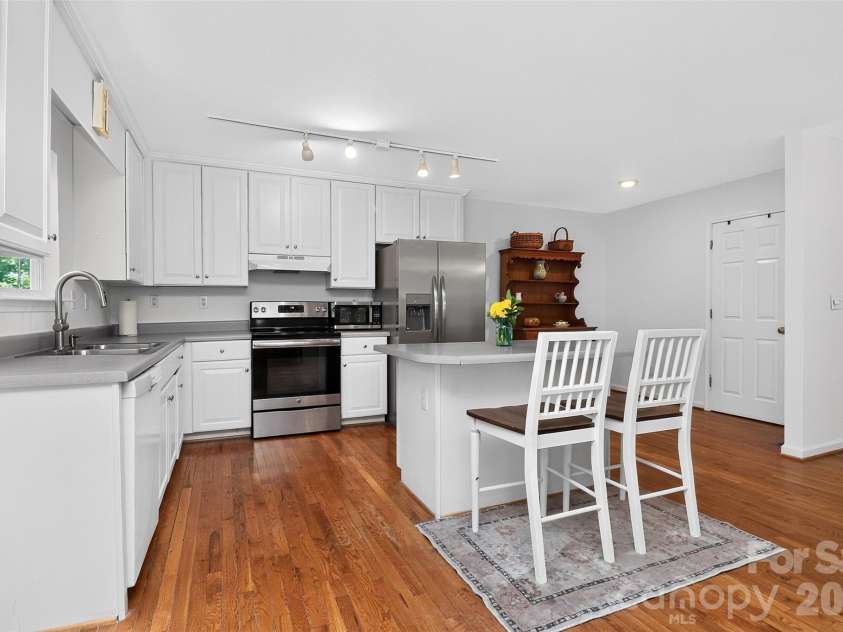 7912 Ritter Drive, Charlotte, NC 28270.  MLS# CAR4404263, YatesRealty ID 37180. 