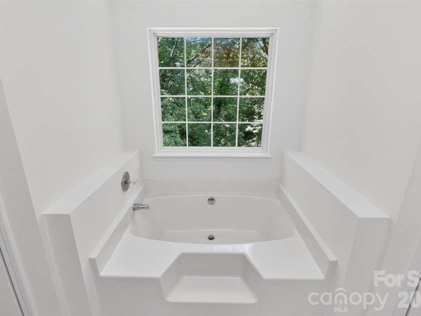 7912 Ritter Drive, Charlotte, NC 28270.  MLS# CAR4404263, YatesRealty ID 37180. 