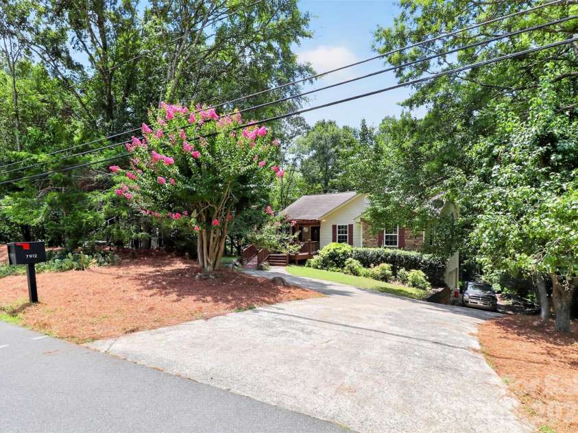 7912 Ritter Drive, Charlotte, NC 28270.  MLS# CAR4404263, YatesRealty ID 37180. 