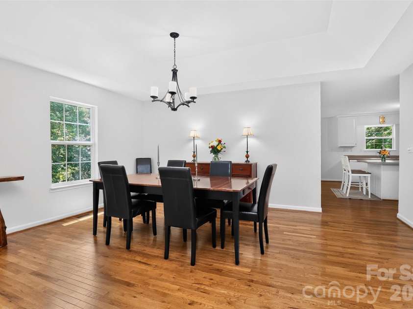 7912 Ritter Drive, Charlotte, NC 28270.  MLS# CAR4404263, YatesRealty ID 37180. Good size dining perfect for entertaining!