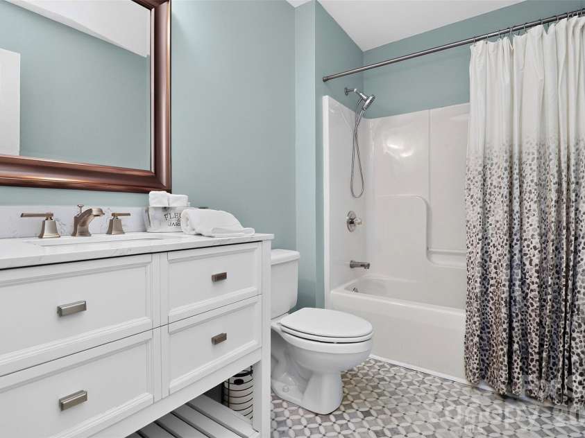 7912 Ritter Drive, Charlotte, NC 28270.  MLS# CAR4404263, YatesRealty ID 37180. Updated hall bath!