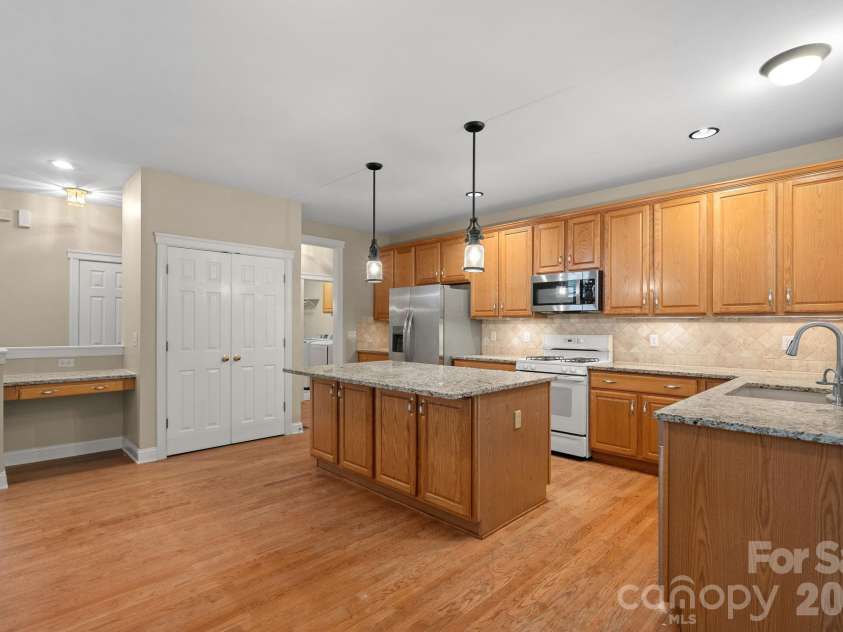 12023 Stone Forest Drive, Pineville, NC 28134.  MLS# CAR4400127, YatesRealty ID 37183. 