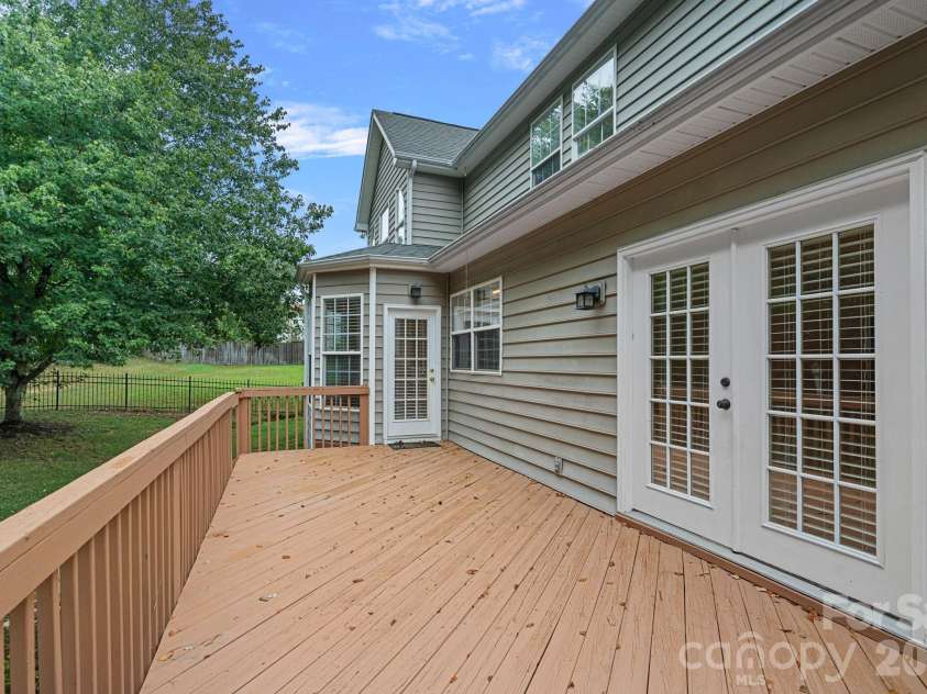 12023 Stone Forest Drive, Pineville, NC 28134.  MLS# CAR4400127, YatesRealty ID 37183. 