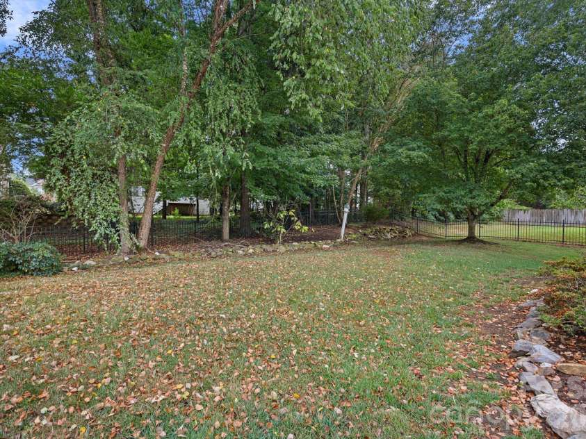 12023 Stone Forest Drive, Pineville, NC 28134.  MLS# CAR4400127, YatesRealty ID 37183. 