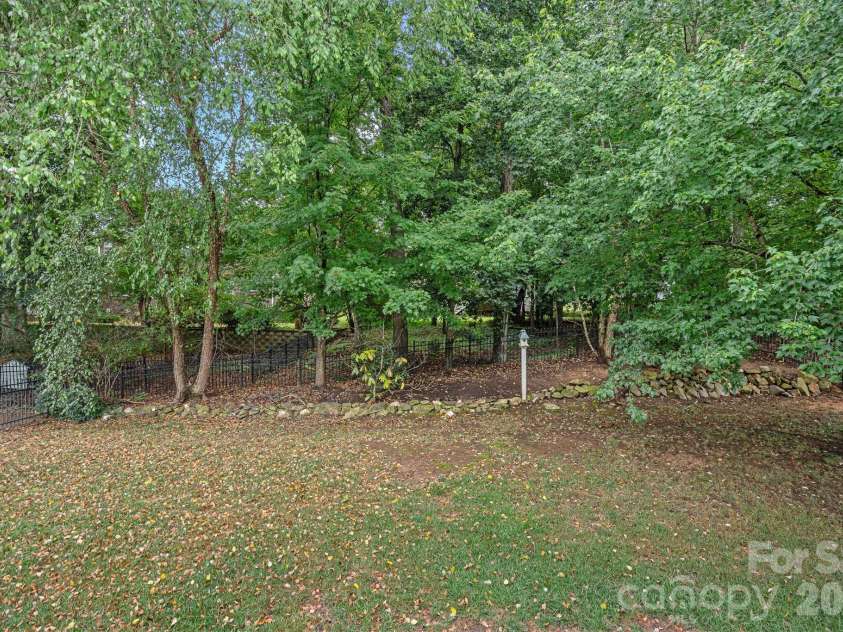 12023 Stone Forest Drive, Pineville, NC 28134.  MLS# CAR4400127, YatesRealty ID 37183. 