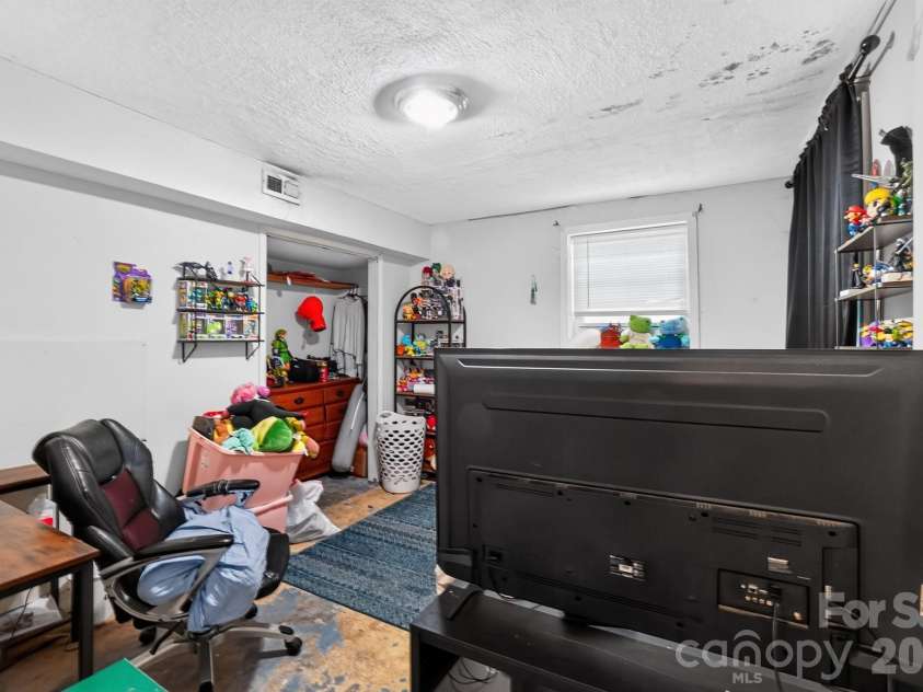 101 White Rock Road, Grover, NC 28073.  MLS# CAR4404462, YatesRealty ID 37186. 