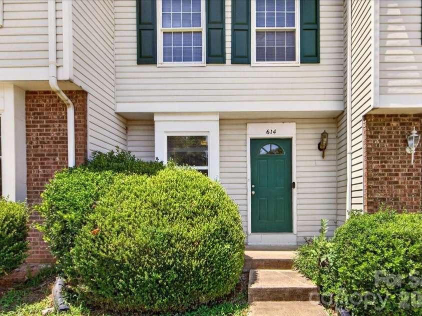 614 Lex Drive, Charlotte, NC 28262.  MLS# CAR4404458, YatesRealty ID 37187. 