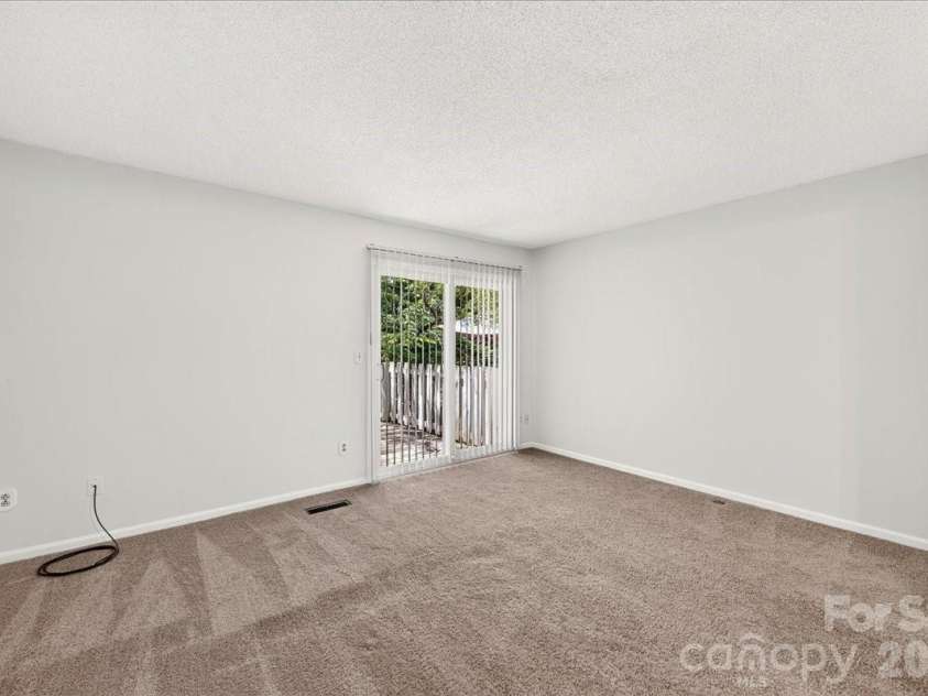614 Lex Drive, Charlotte, NC 28262.  MLS# CAR4404458, YatesRealty ID 37187. 