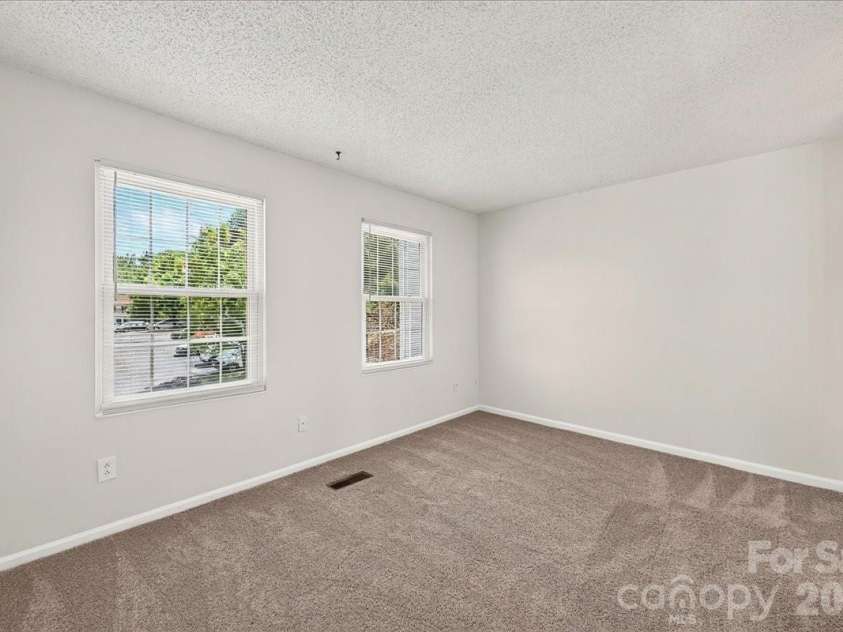 614 Lex Drive, Charlotte, NC 28262.  MLS# CAR4404458, YatesRealty ID 37187. 