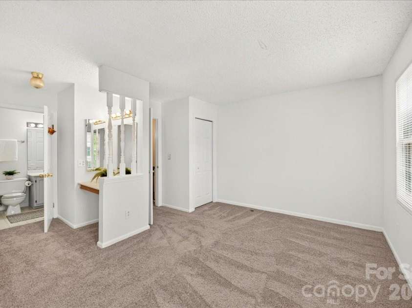 614 Lex Drive, Charlotte, NC 28262.  MLS# CAR4404458, YatesRealty ID 37187. 