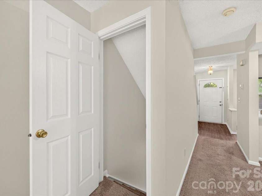 614 Lex Drive, Charlotte, NC 28262.  MLS# CAR4404458, YatesRealty ID 37187. 
