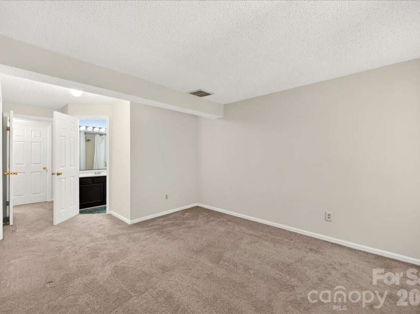 614 Lex Drive, Charlotte, NC 28262.  MLS# CAR4404458, YatesRealty ID 37187. 