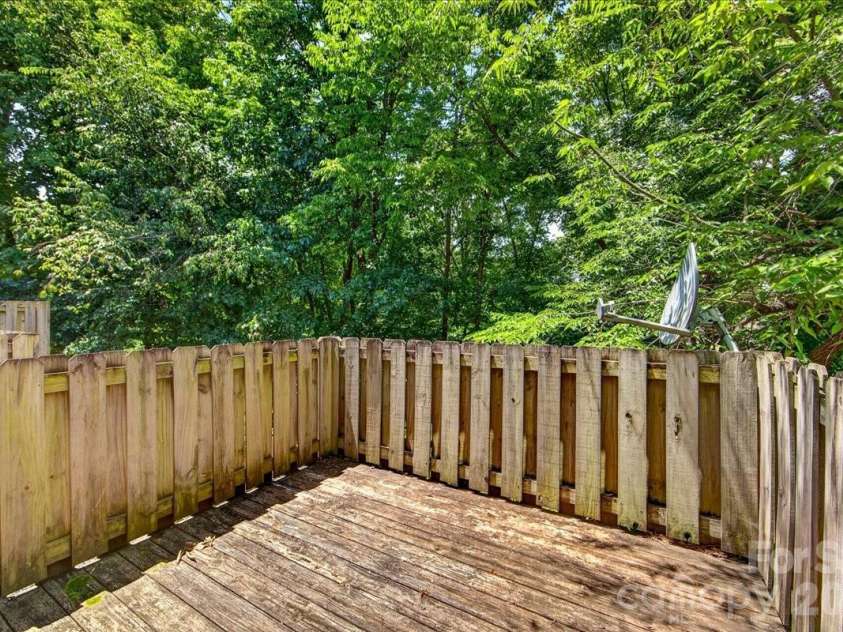 614 Lex Drive, Charlotte, NC 28262.  MLS# CAR4404458, YatesRealty ID 37187. 