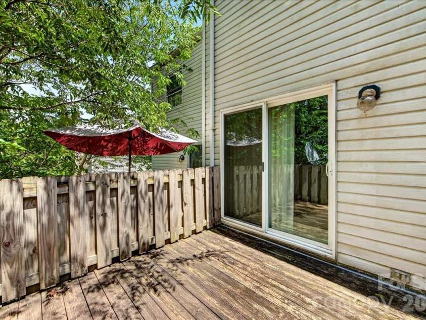614 Lex Drive, Charlotte, NC 28262.  MLS# CAR4404458, YatesRealty ID 37187. 
