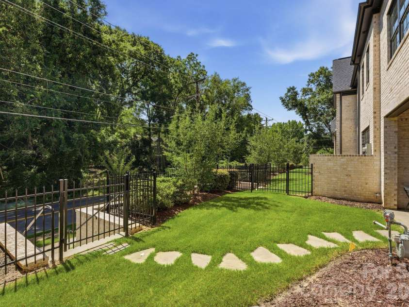115 Thorncote Place, Charlotte, NC 28226.  MLS# CAR4402701, YatesRealty ID 37189. Backyard