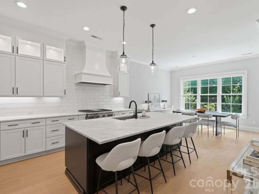 115 Thorncote Place, Charlotte, NC 28226.  MLS# CAR4402701, YatesRealty ID 37189. Kitchen