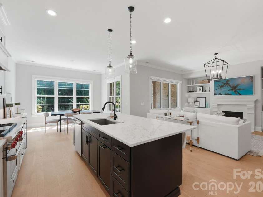 115 Thorncote Place, Charlotte, NC 28226.  MLS# CAR4402701, YatesRealty ID 37189. Kitchen